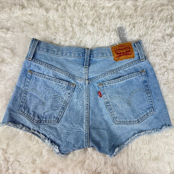 Levi's Women's 501 Original Shorts Medium Indigo Pattern Size 26 EUC - Picture 3 of 9